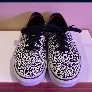Vans Low Authentic Size 5.5 Men’s (7 Woman’s)